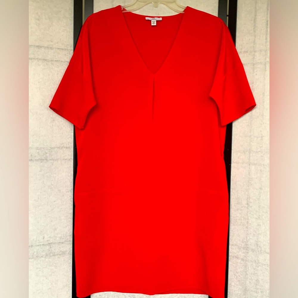 HALSTON Women’s Cocktail V-neck Shift Dress in Red